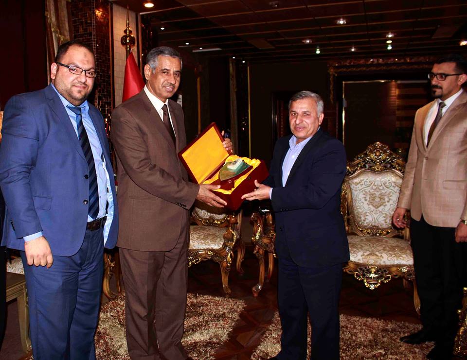 وفد من مركز كربلاء للدراسات والبحوث يزور وزارة السياحة والاثار