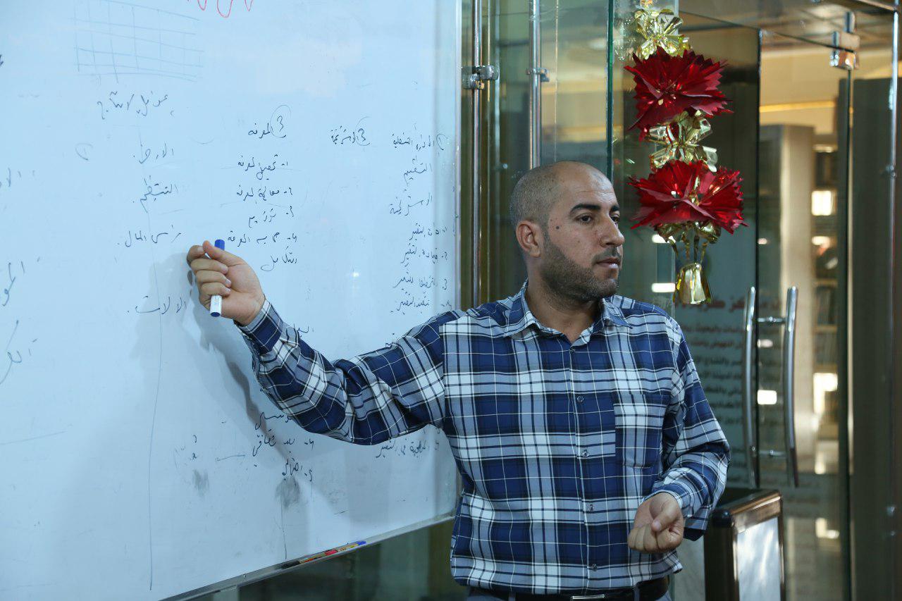 اختتام دورة التنمية البشرية التي أقامها مركز كربلاء للدراسات والبحوث