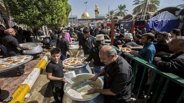 أكثر من عشرة آلاف موكب تشارك في زيارة الاربعين