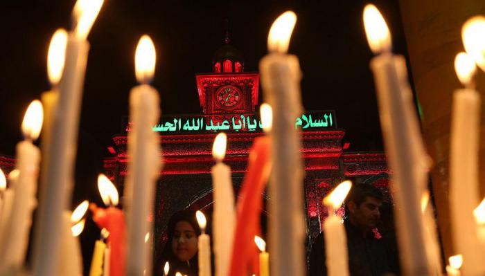 ليلــة الوحـشة واحياؤهـا بإيقـاد الـشموع وزيارة المخيم الحسيني