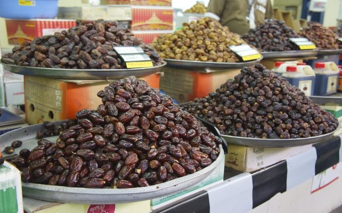 كربلاء تتوقع انتاج 160 ألف طن من التمور لموسم هذا العام