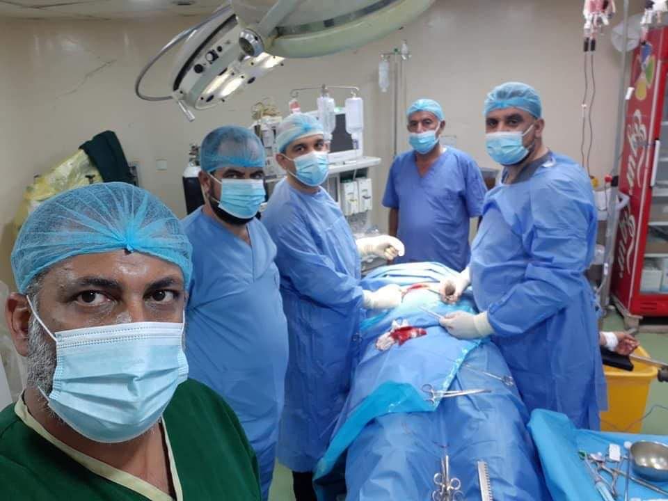 طبيب كربلائي ينقذ حياة زائر بصري بعد إختراق سيخ معدني قلبه