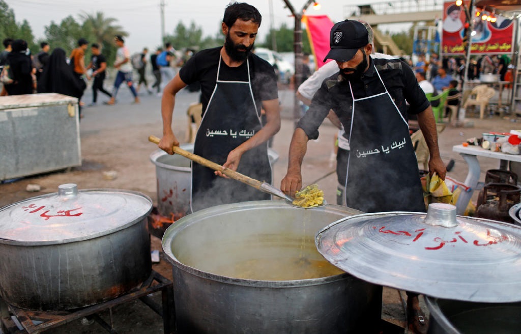 Undeterred By Virus, Iraqi Volunteers Cater For Thousands of Arbaeen Pilgrims in Baghdad