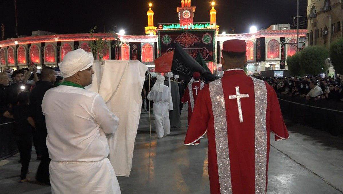 بالصور... موكب الطوائف والأديان يدخل مدينة كربلاء