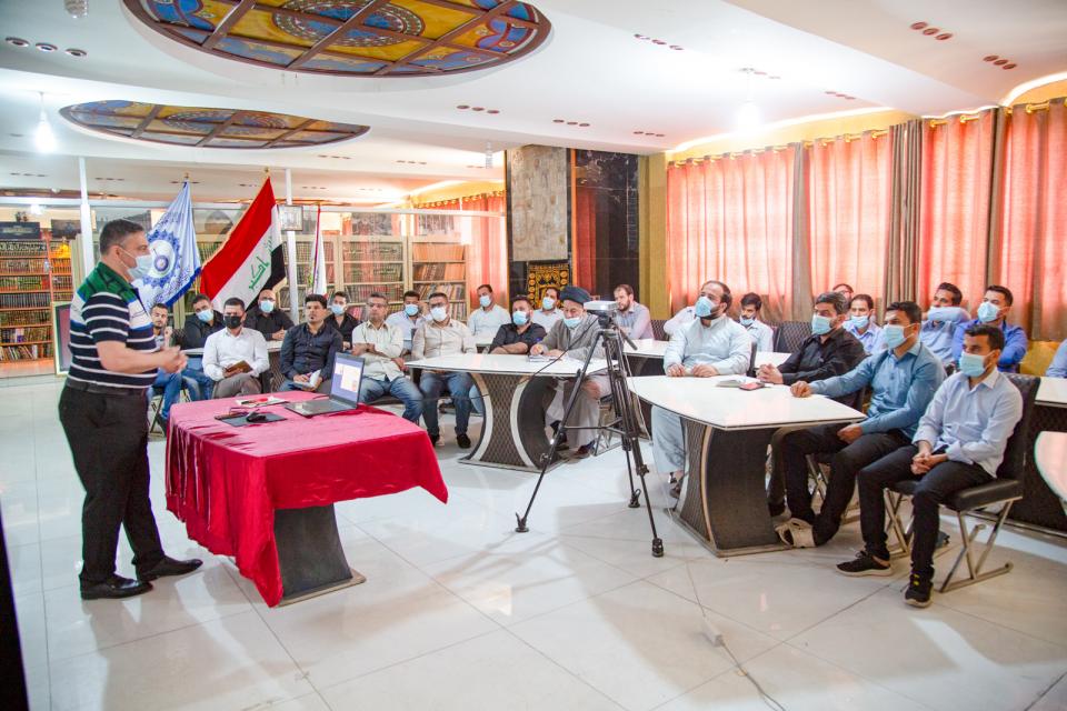 مركز كربلاء يقيم دورة تخصصية في أساليب تنمية المهارات الإنسانية