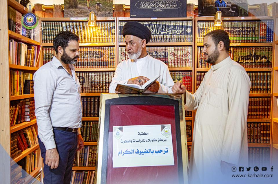 وفد من فضلاء الحوزة العلمية يزور مكتبة مركز كربلاء للدراسات والبحوث