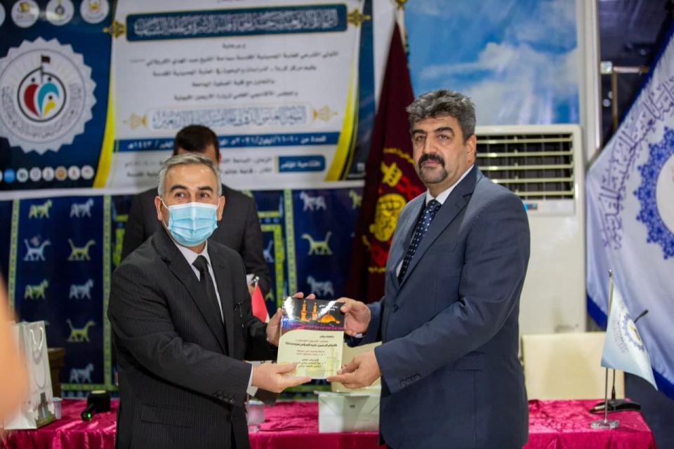 رئيس المؤتمر العلمي لزيارة الأربعين الدولي الخامس ورئيس جامعة ديالى  يكرم رئيس جامعة واسط