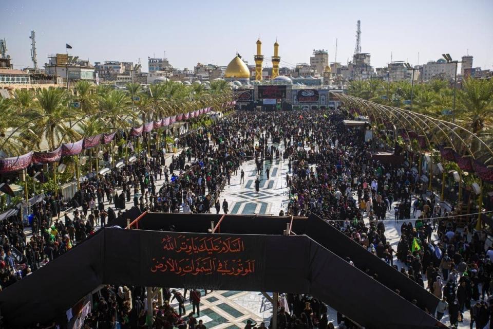 منطقة مابين الحرمين تتوشح بسواد مواكب العزاء الحسينية 