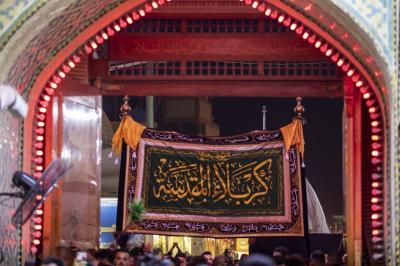 أهالي كربلاء المقدّسة يعزّون أميرَ المؤمنين بذكرى وفاة الرسول الأعظم (صلّى الله عليه وآله)