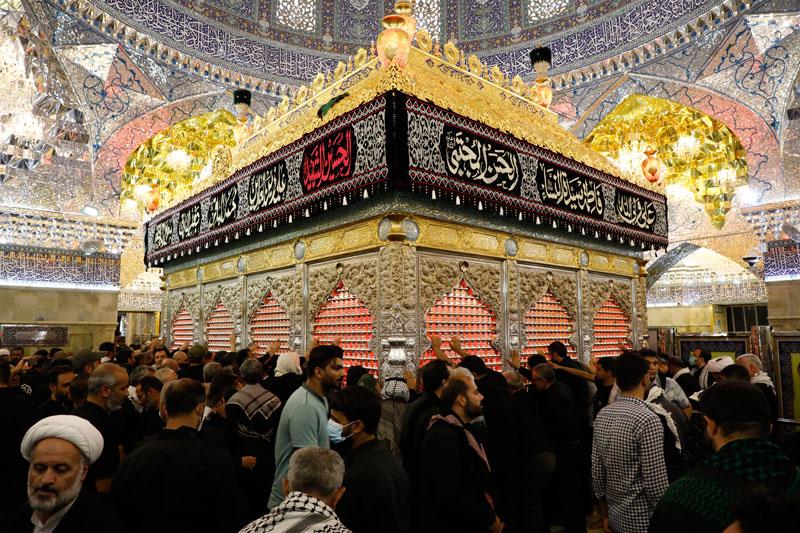 سامراء تتوشح بالسواد إيذانا لاستقبال ذكرى استشهاد الإمام الحسن العسكري (ع)