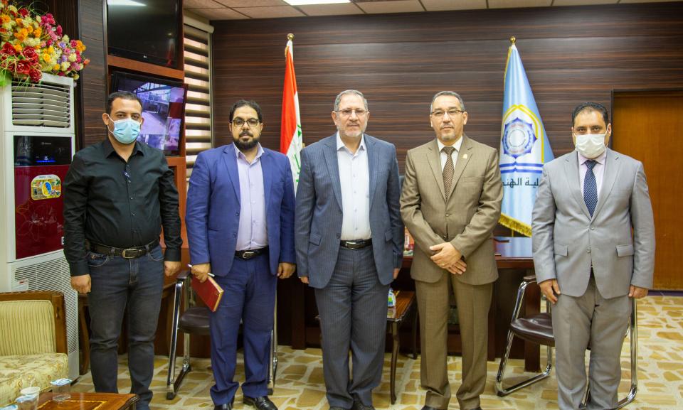لدراسة الأبنية التراثية .. مركز كربلاء للدراسات والبحوث في زيارة لكلية الهندسة بجامعة كربلاء