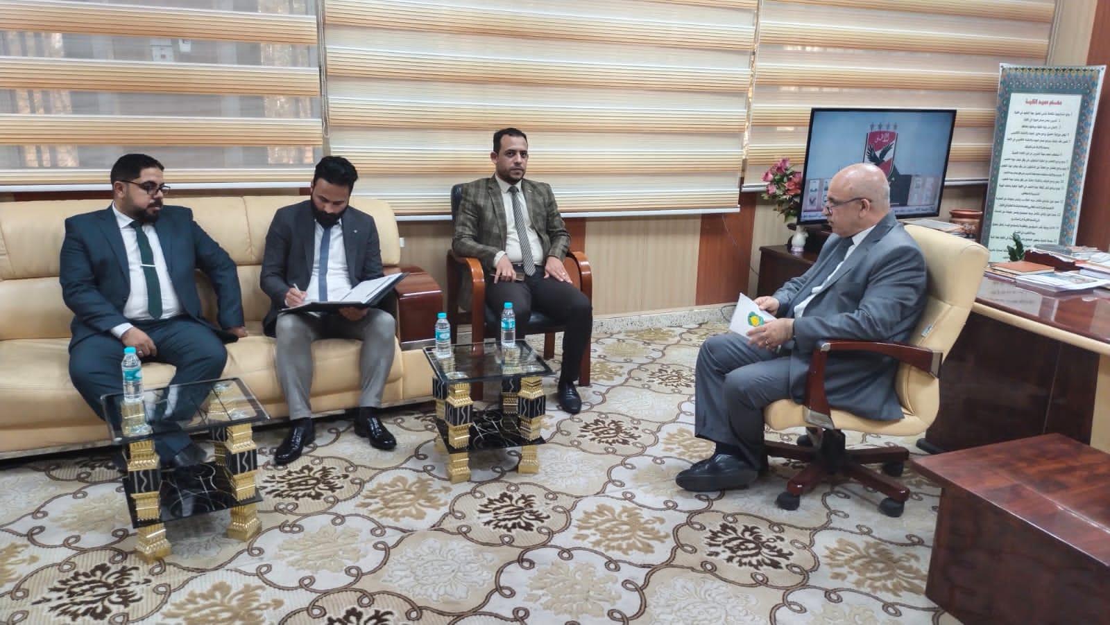 في جولة ميدانية .. وفد مركز كربلاء يزور جامعة البصرة ويلتقي قاماتها العلمية