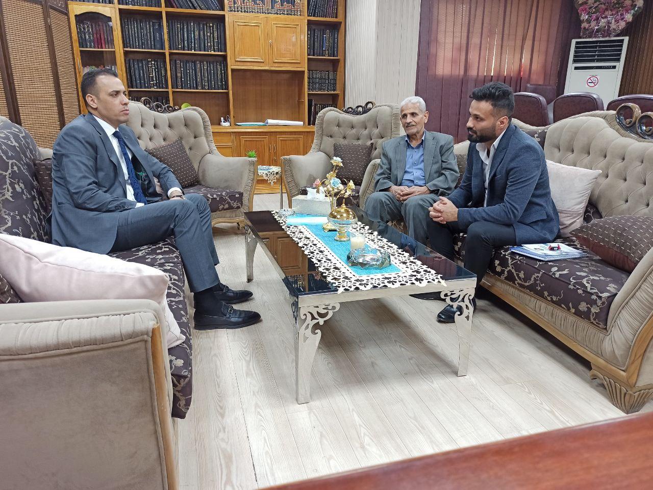 عميد كلية العلوم السياسية في جامعة بغداد يستقبل وفد مركز كربلاء للدراسات والبحوث