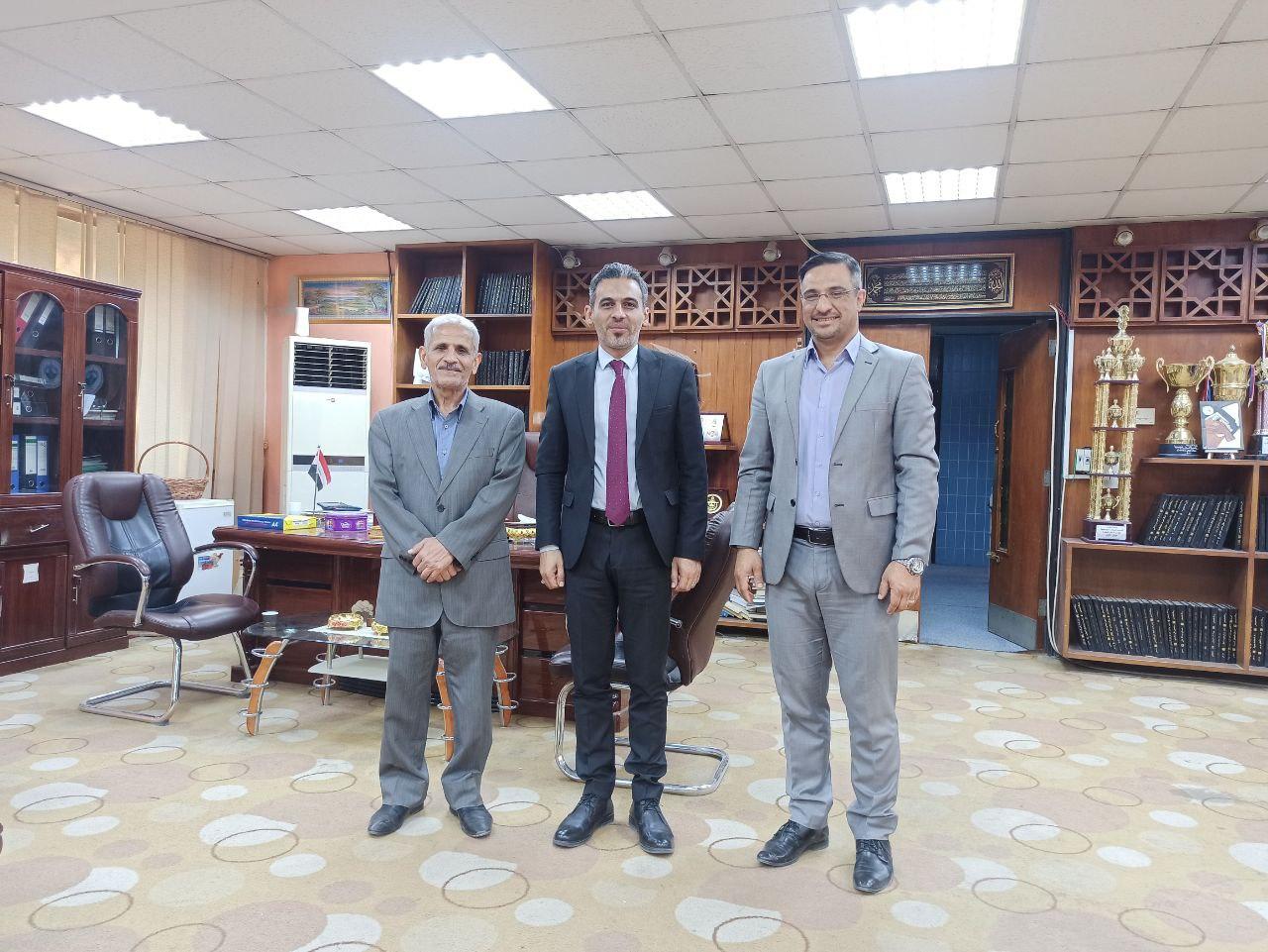 كلية العلوم السياسية في جامعة النهرين تستقبل وفد مركز كربلاء للدراسات والبحوث
