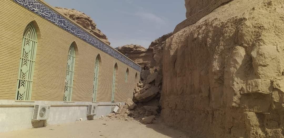 كربلاء .. استمرار البحث عن ناجين تحت الأنقاض في قطارة الامام علي " عليه السلام"