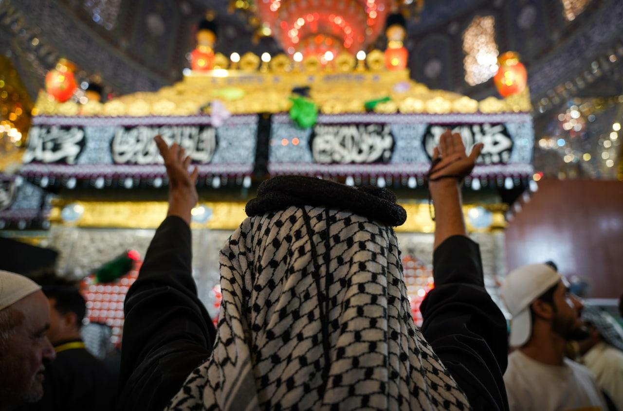 بالصور || السواد يخيم على مدينة سامراء لذكرى استشهاد الامام الحسن العسكري (عليه السلام)