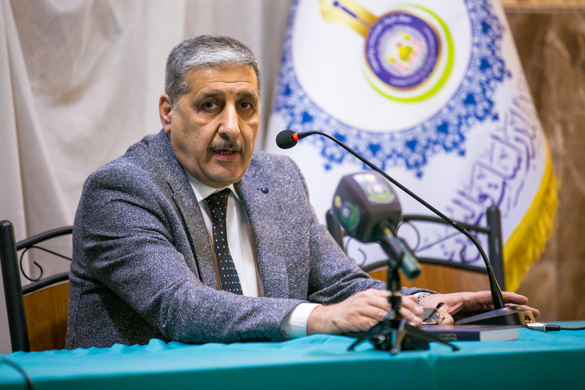 مركز كربلاء للدراسات والبحوث ينظم ندوة علمية بعنوان قواعد السلوك الوظيفي