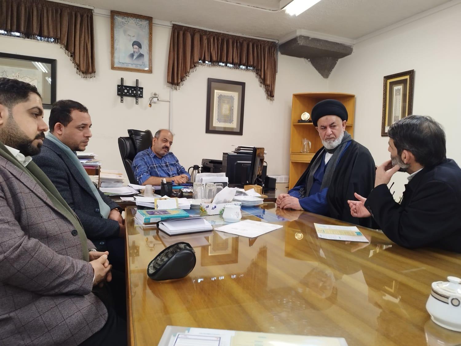 وفد مركز كربلاء للدراسات والبحوث يجري جولة في المؤسسات العلمية في مدينة مشهد المقدسة