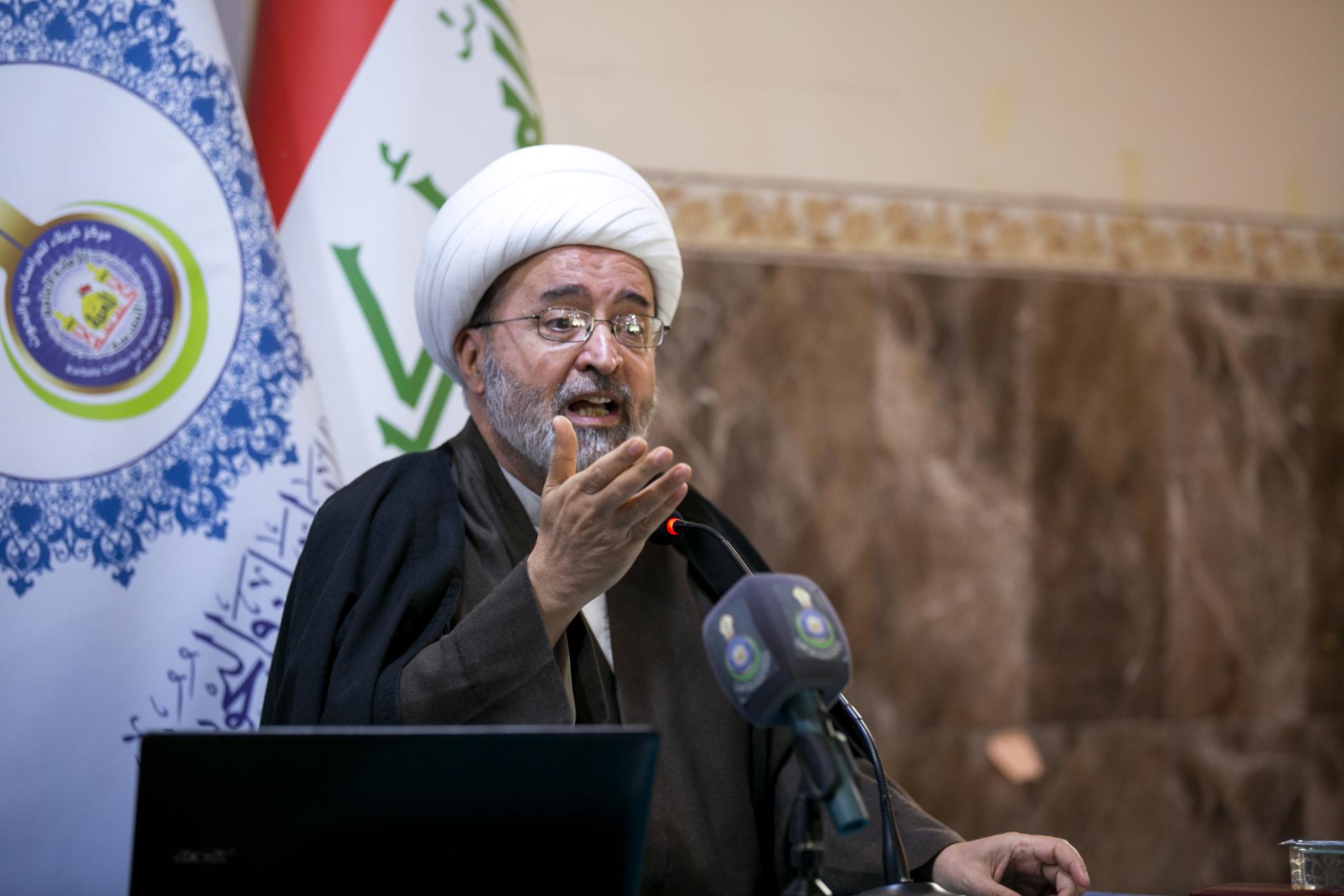 بالصور.. اليوم الرابع لدورة تحقيق المخطوطات التي ينظمها مركز كربلاء للدراسات والبحوث في العتبة الحسينية المقدسة