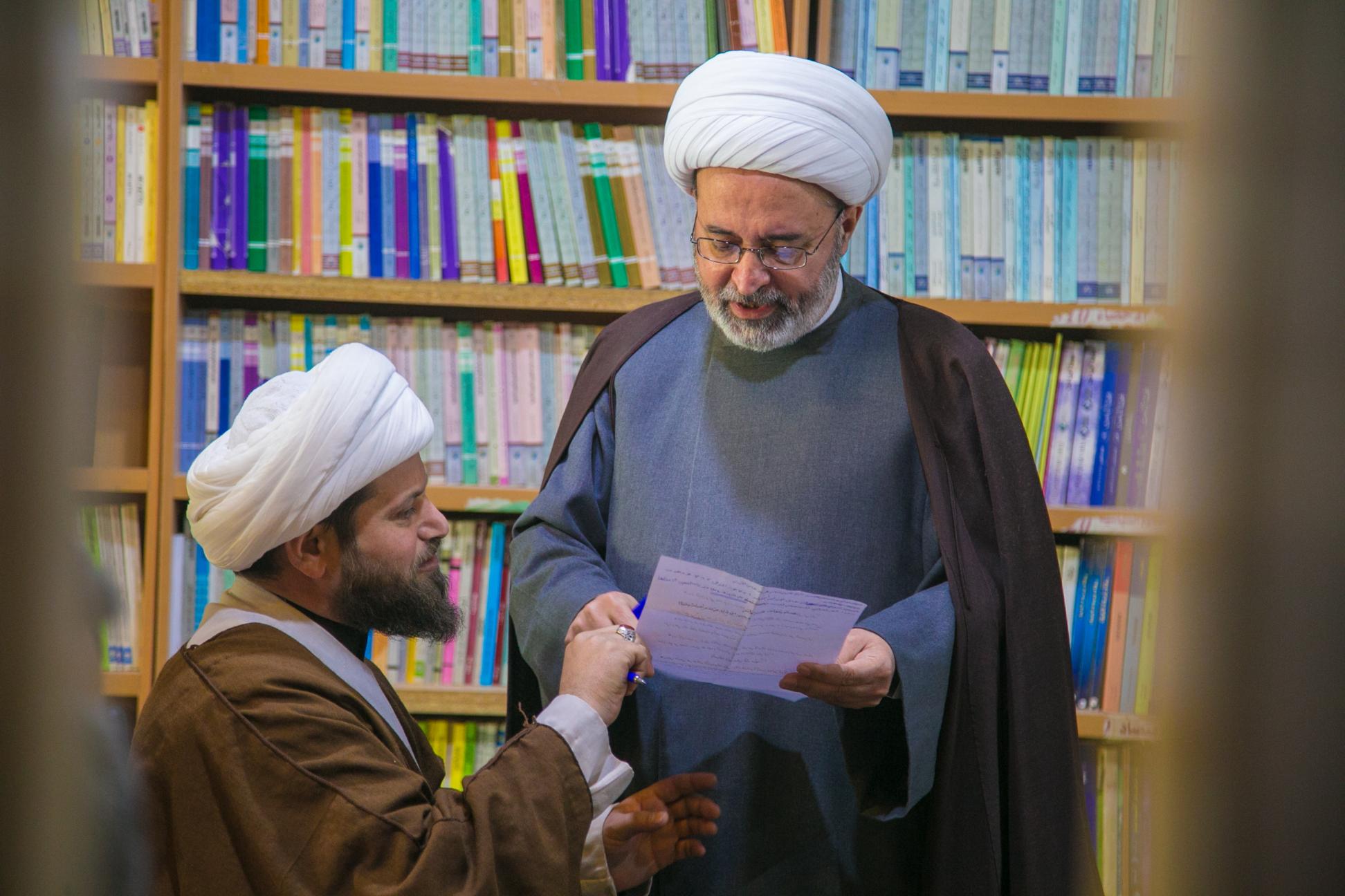 بالصور || استمرار دورة تحقيق المخطوطات التي ينظمها مركز كربلاء للدراسات والبحوث في العتبة الحسينية المقدسة