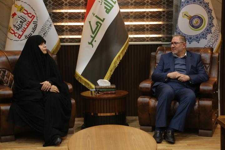 وفد جامعة آزاد الإسلامية يزور مركز كربلاء للدراسات والبحوث