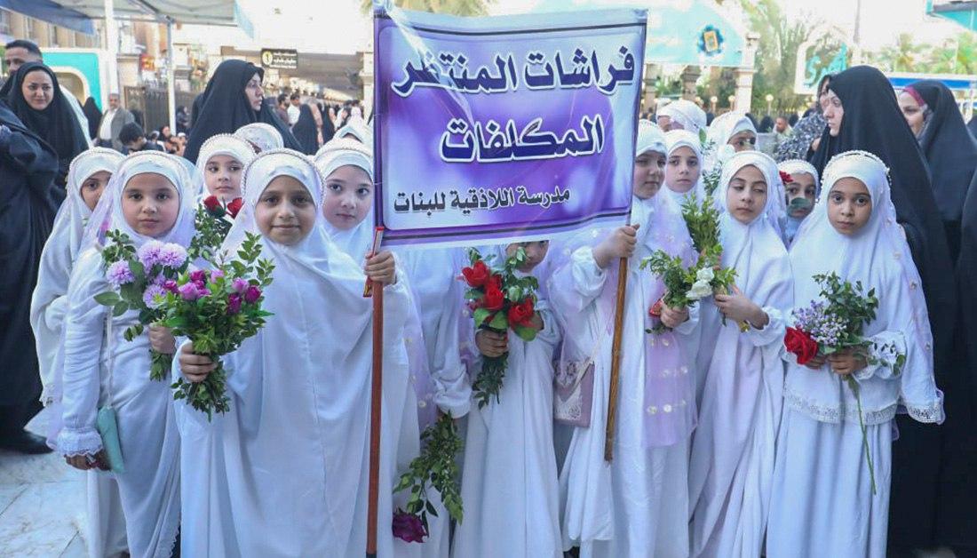 بالصور || فراشات المنتظر في حضرة الامام الحسين (عليه السلام).. العتبة الحسينية تستضيف طالبات المدارس ممن بلغن سن التكليف الشرعي