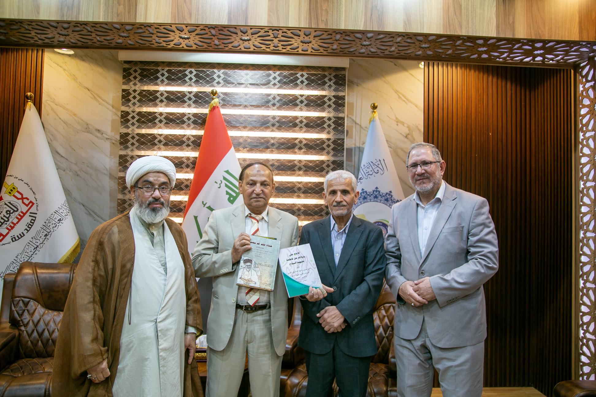 إدارة مركز كربلاء للدراسات والبحوث في العتبة الحسينية المقدسة تستقبل حفيد السيد البراقي والوفد المرافق له