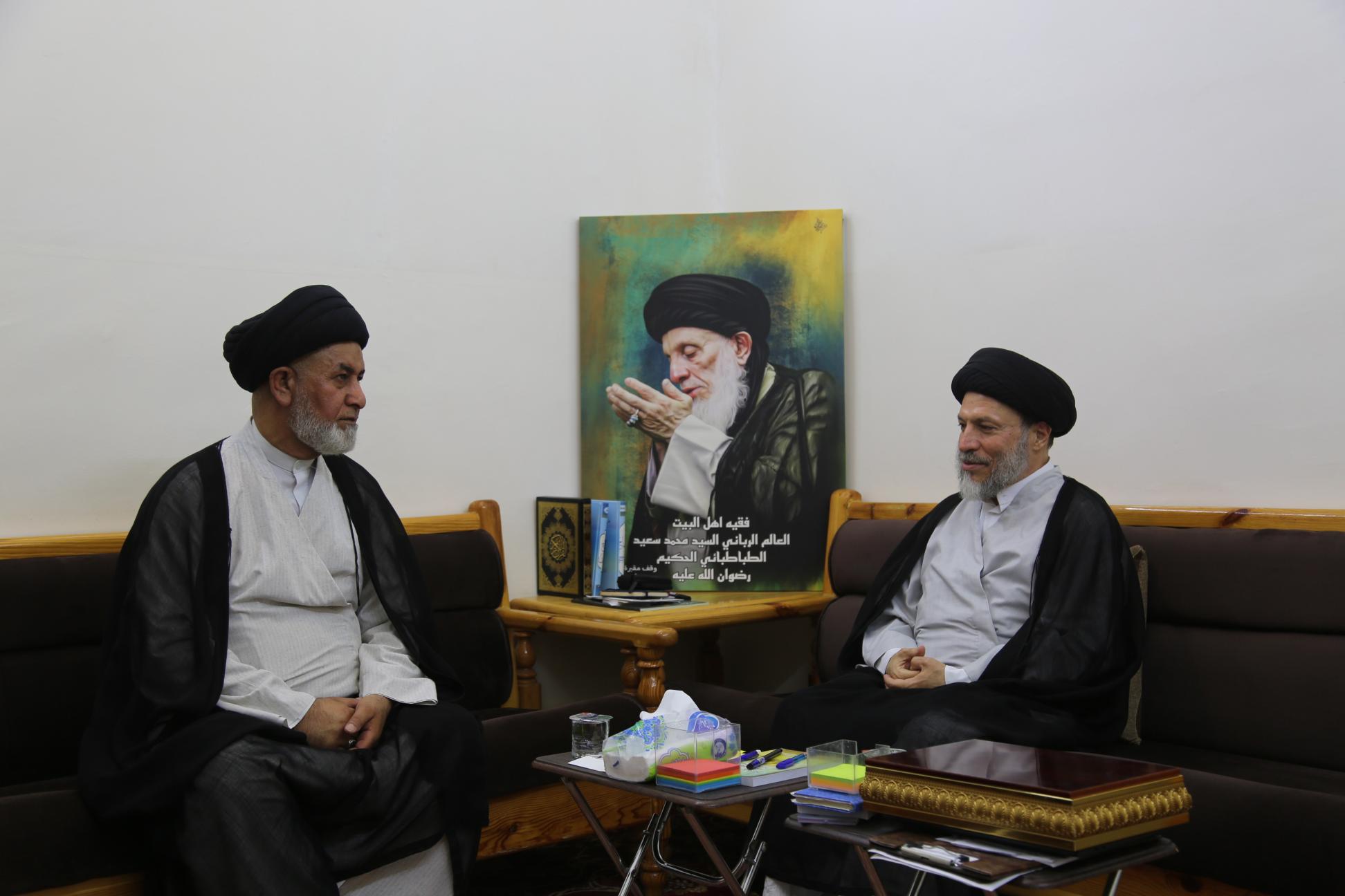 السيد رياض الحكيم يستقبل وفد مركز كربلاء للدراسات والبحوث في مكتب اسرة الحكيم بمحافظة النجف الاشرف
