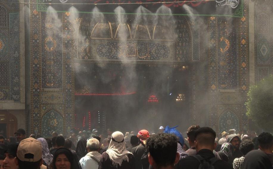 مدينة كربلاء تشهد استخدام تقنيات خاصة لتقليل حرارة الجو مع توافد زوار اربعينية الامام الحسين (ع)