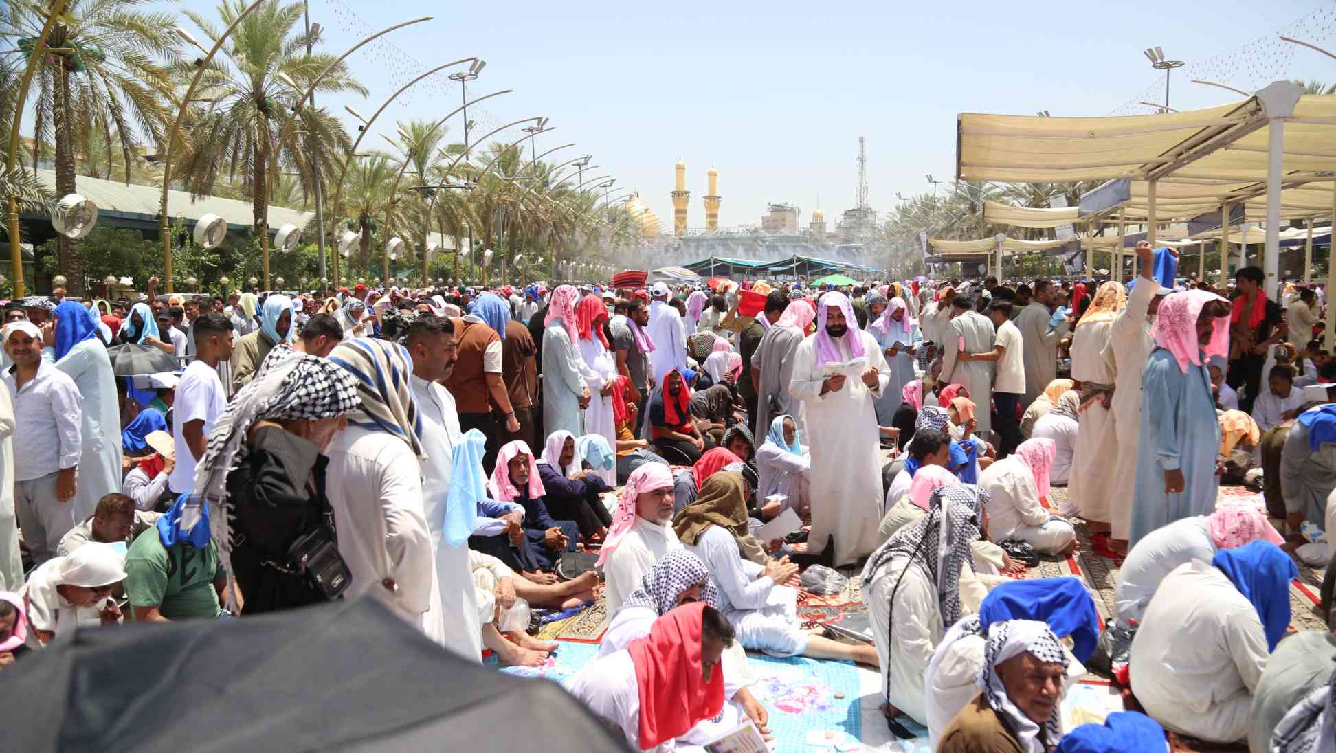 كربلاء المقدسة تكتظ بجموع الزائرين لإحياء زيارة يوم عرفة