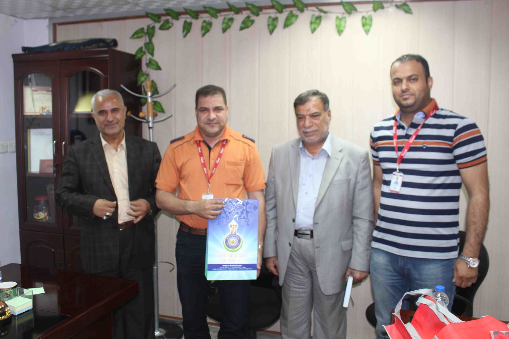 وفد من المركز يزور شركة آسيا سيل للاتصالات